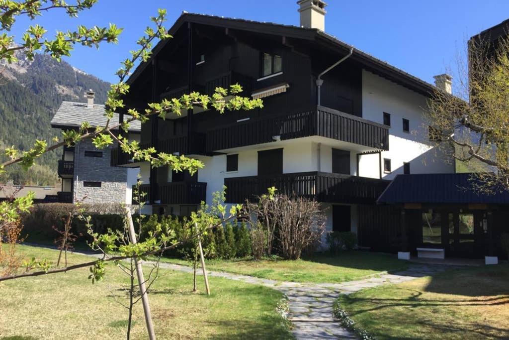 Studio Au Calme Avec Jardin Et Vue Mont-Blanc Chamonix Exterior foto